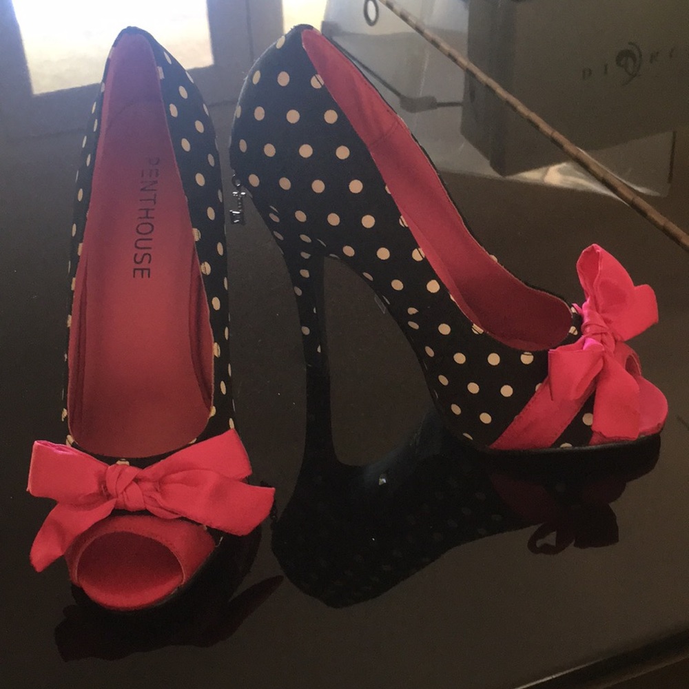 Women’s polka dot black white & pink size 7 pumps